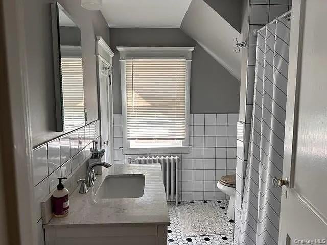 42 Sammis St - Photo 5 of 9
