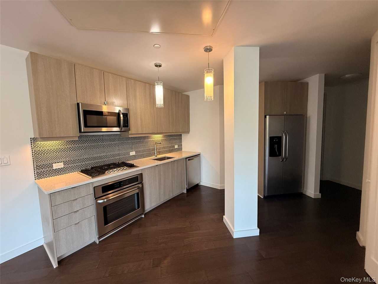 N Central Ave #4D - Photo 2 of 14