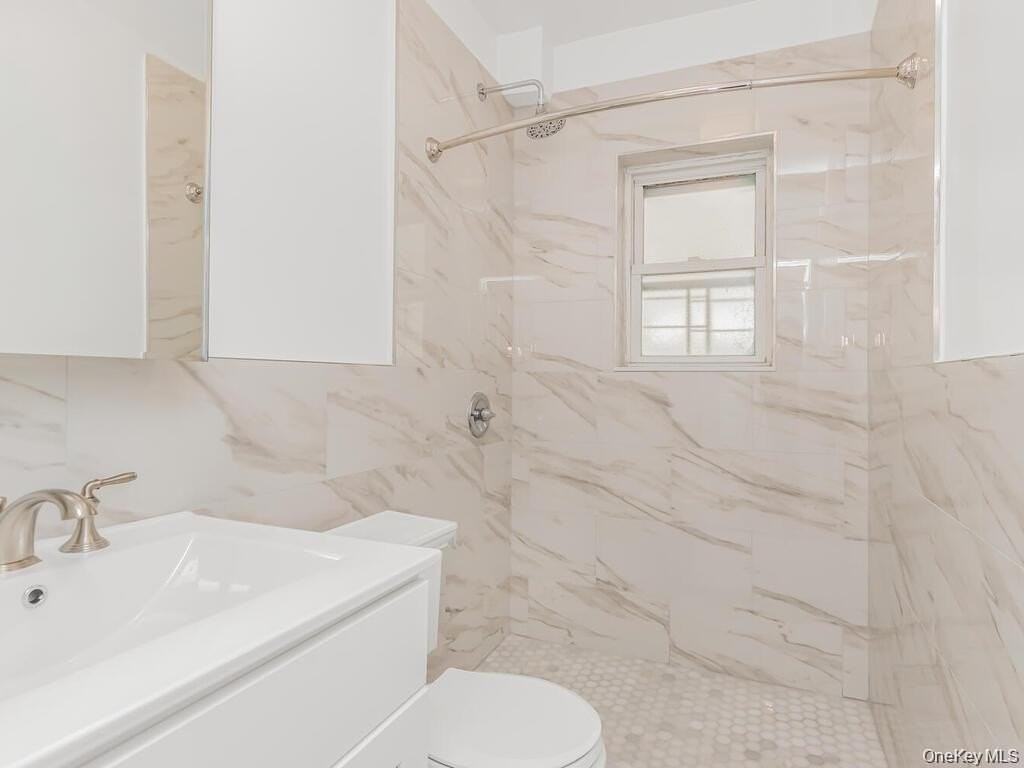 3302 Bronxwood Ave #1 - Photo 4 of 17