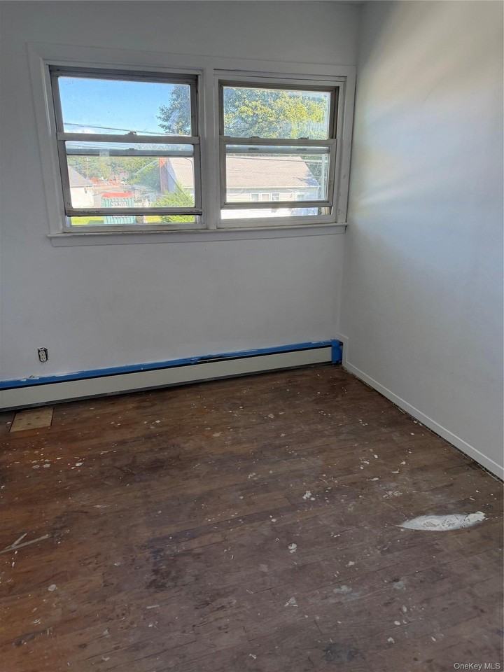 4 Cumberbach St #2 - Photo 3 of 6