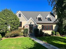 featured image of 88 Hartsdale Ave