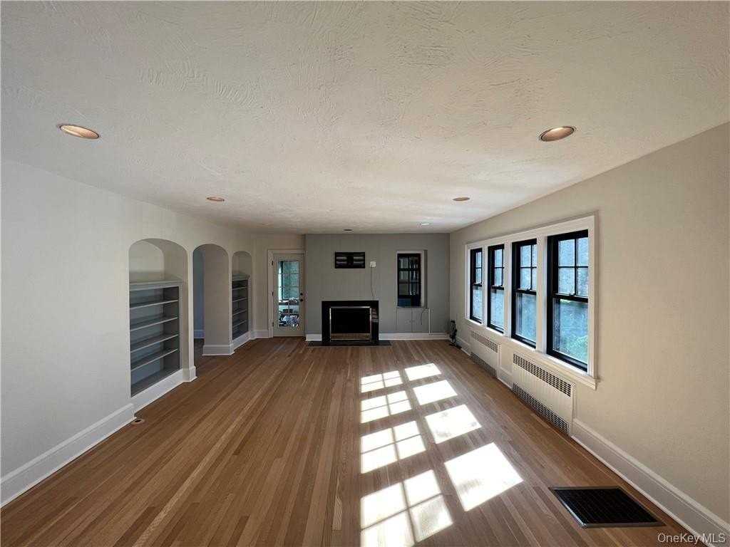 88 Hartsdale Ave - Photo 3 of 27
