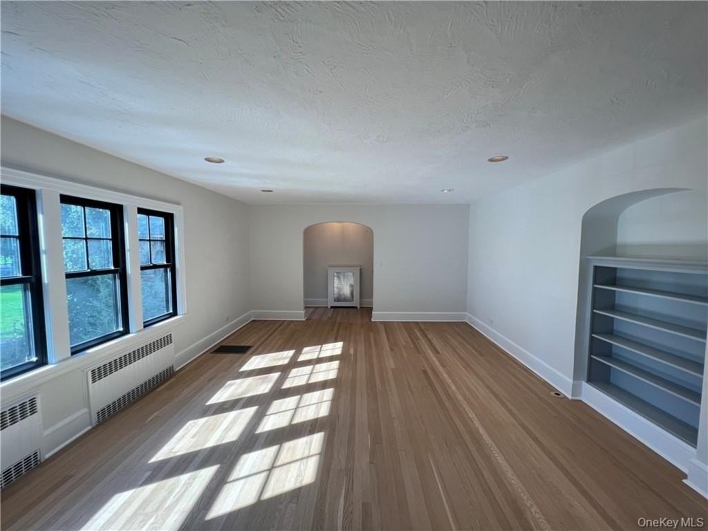 88 Hartsdale Ave - Photo 4 of 27