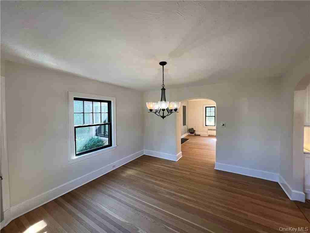 88 Hartsdale Ave - Photo 5 of 27