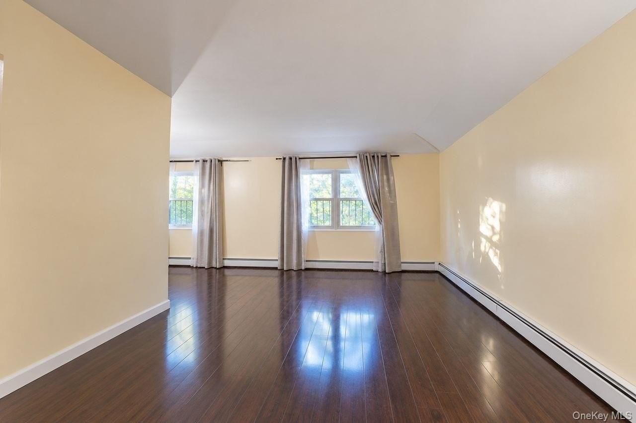 16504 Sayres Ave #2R - Photo 5 of 15