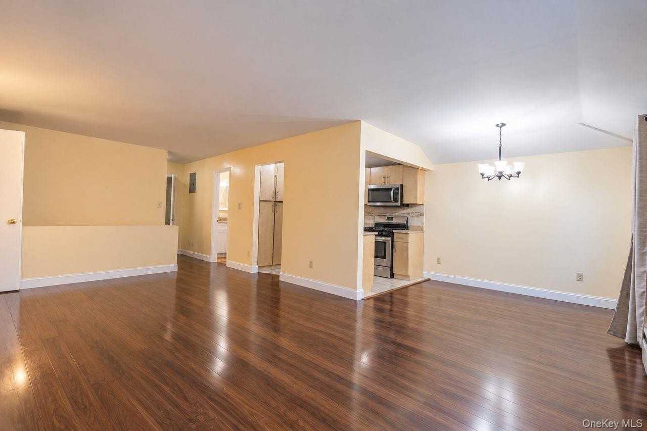 16504 Sayres Ave #2R - Photo 6 of 15