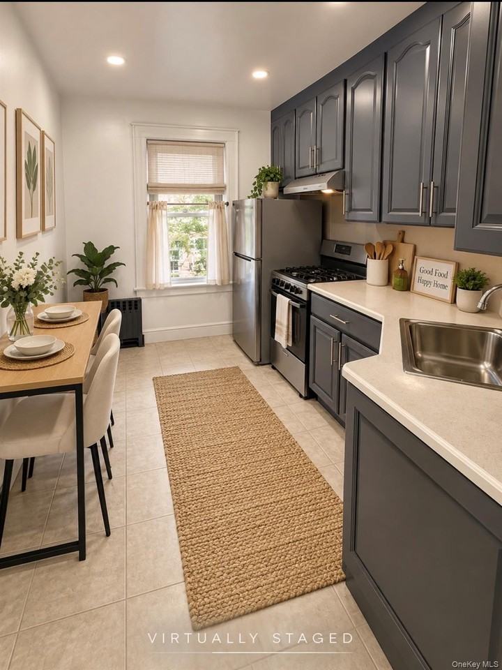 7752 76th St - Photo 4 of 5