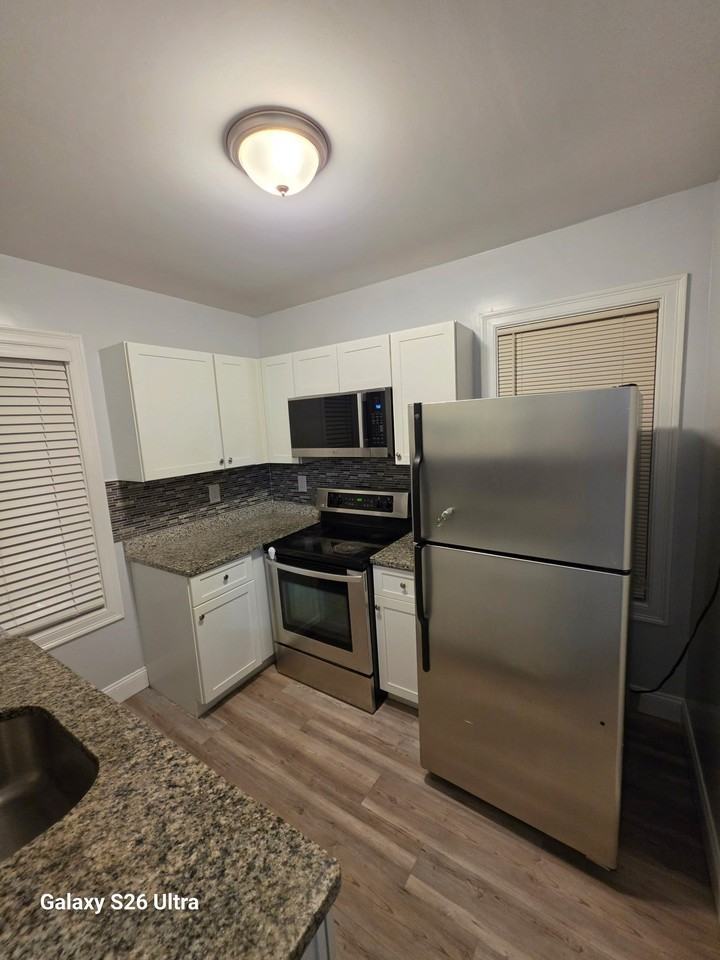 105 Thompson St #1 - Photo 2 of 8