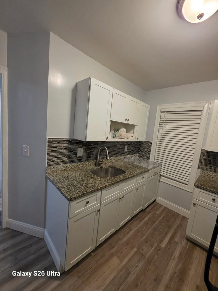 105 Thompson St #1 - Photo 3 of 8