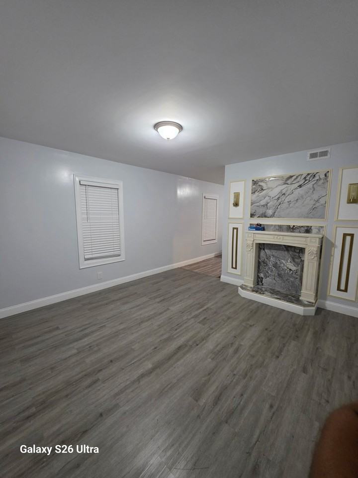 105 Thompson St #1 - Photo 4 of 8