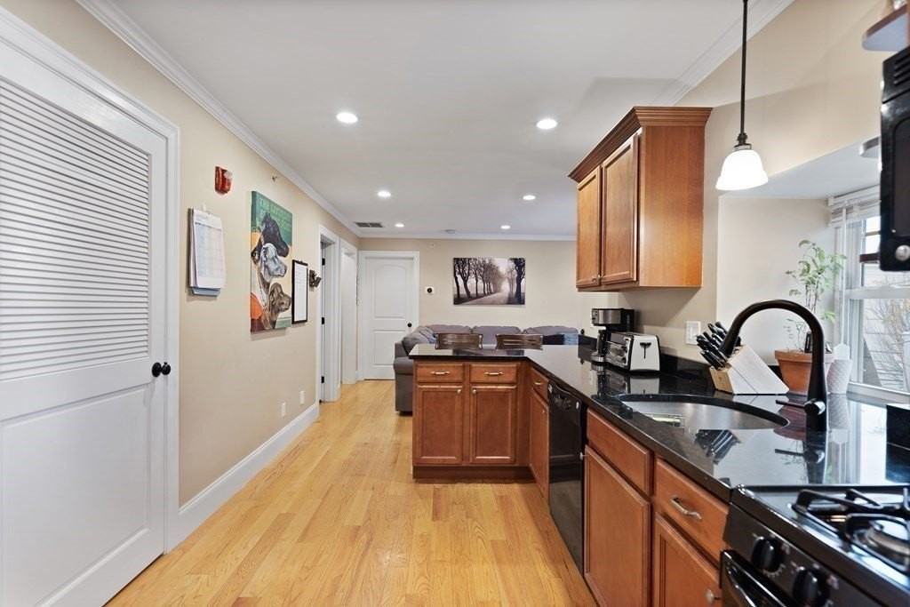 75 Pine St #31 - Photo 7 of 20