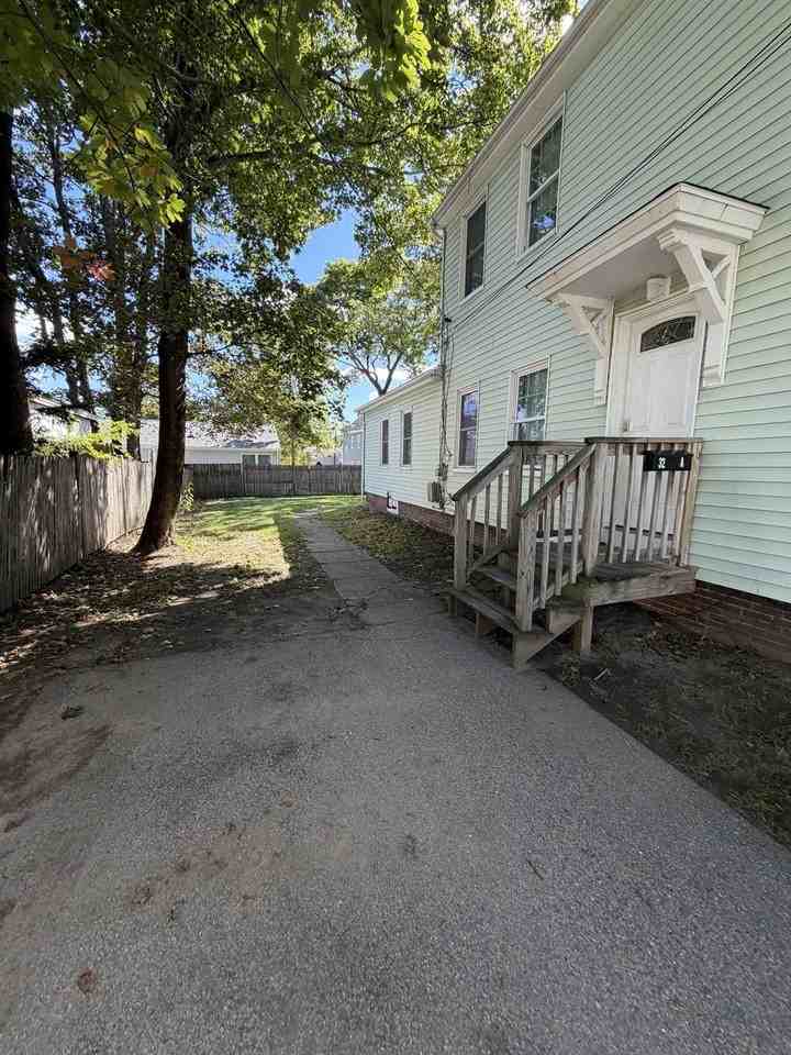 32 Broad St #A - Photo 3 of 26