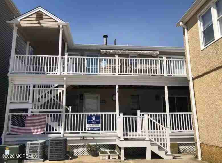 28 Carteret Ave #B4 - Photo 2 of 14