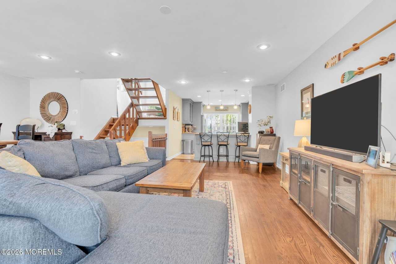 110 Sea Spray Ln - Photo 6 of 49