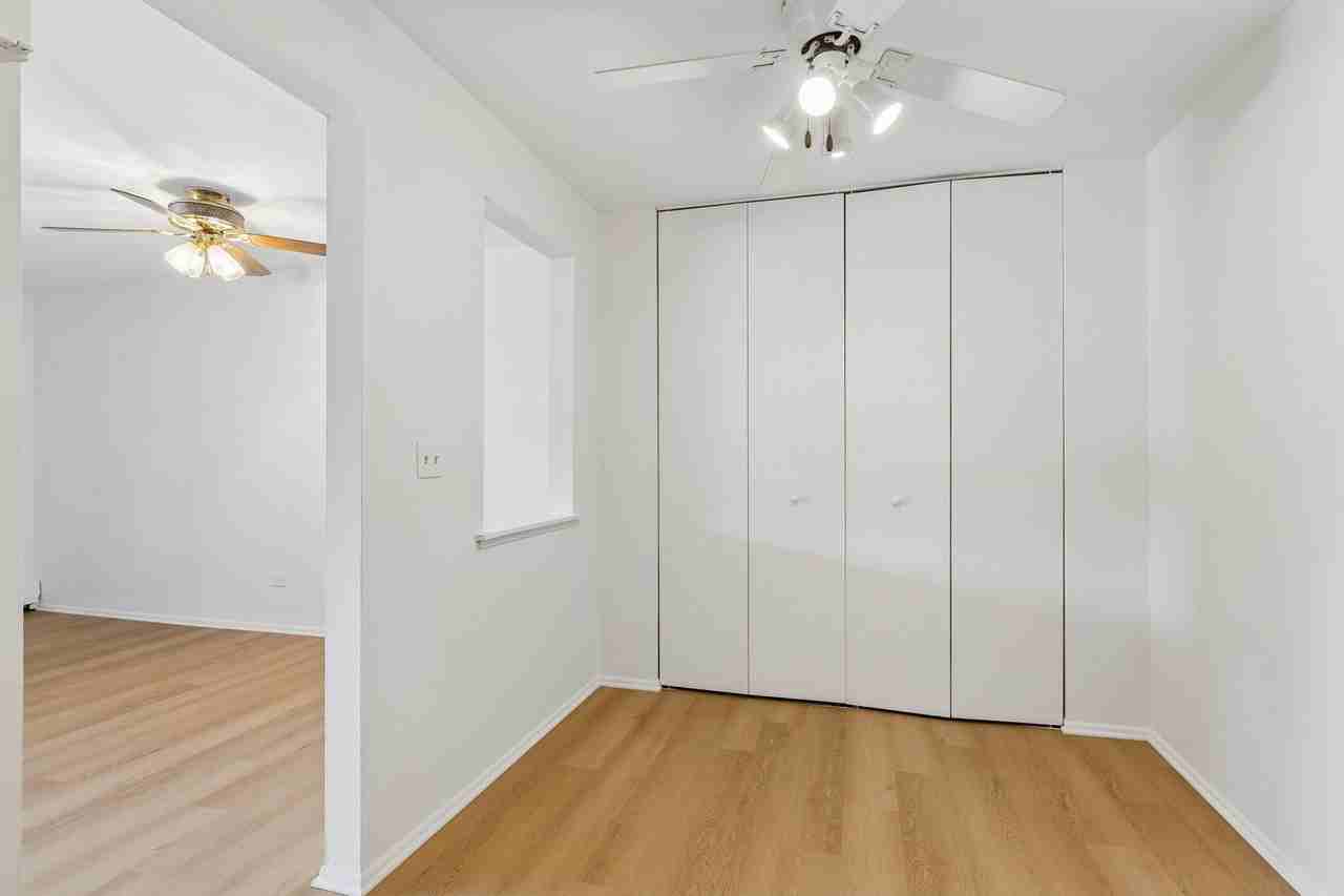 2424 E Oakton St #2L - Photo 7 of 11