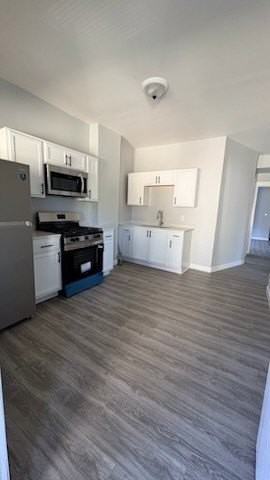 8211 S Escanaba Ave #1 - Photo 5 of 25