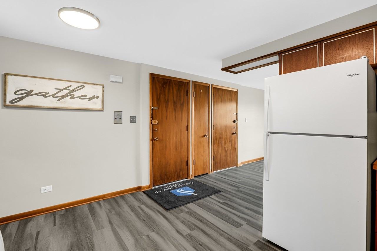 7105 W Foster Pl #2 - Photo 3 of 15