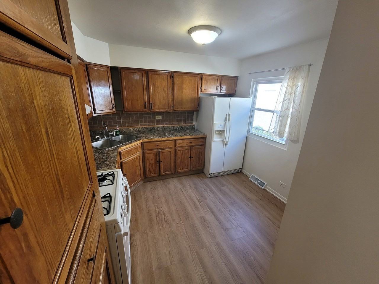 8950 Skokie Blvd #B - Photo 4 of 17