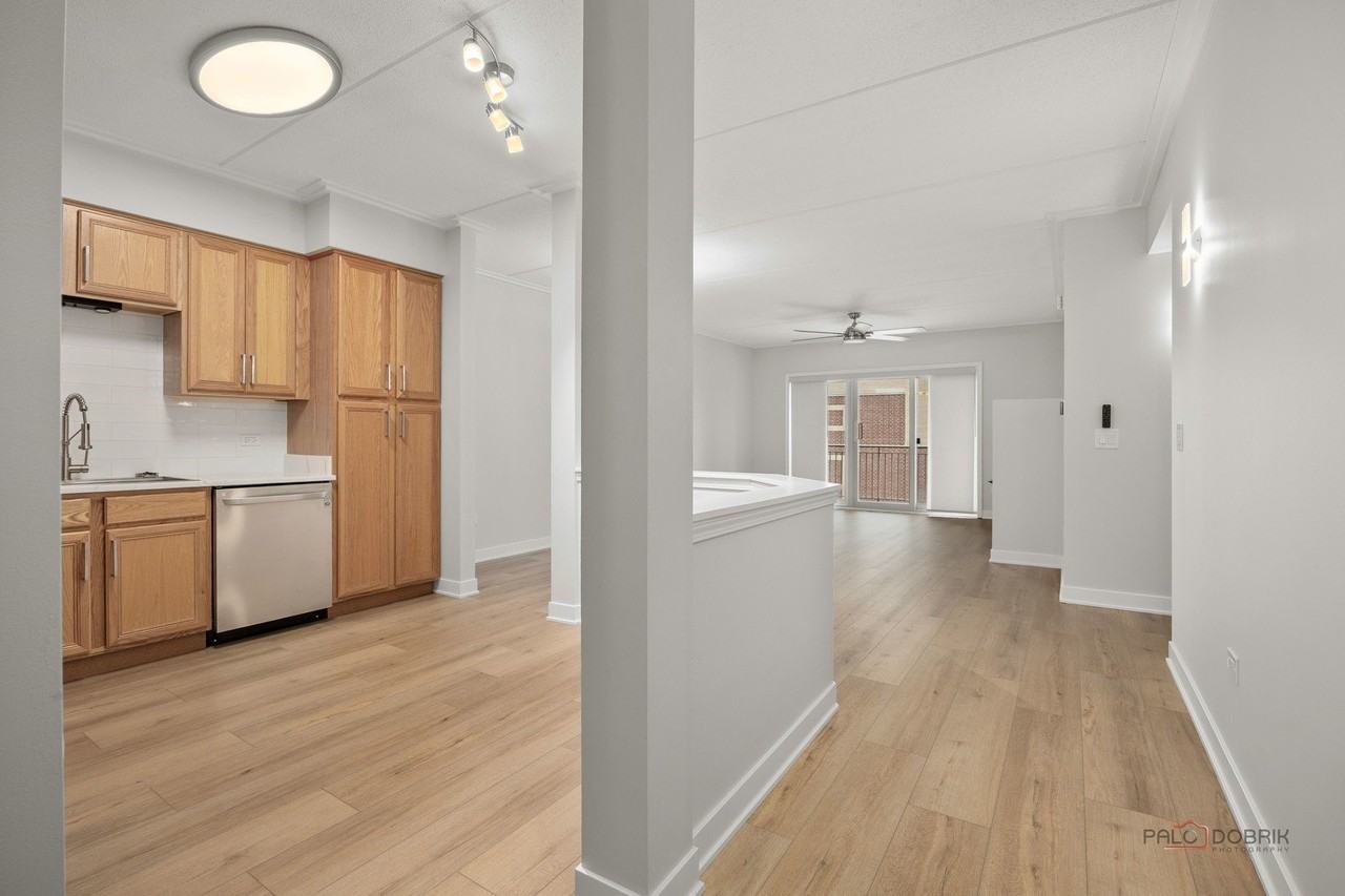 8711 W Bryn Mawr Ave #609 - Photo 4 of 23