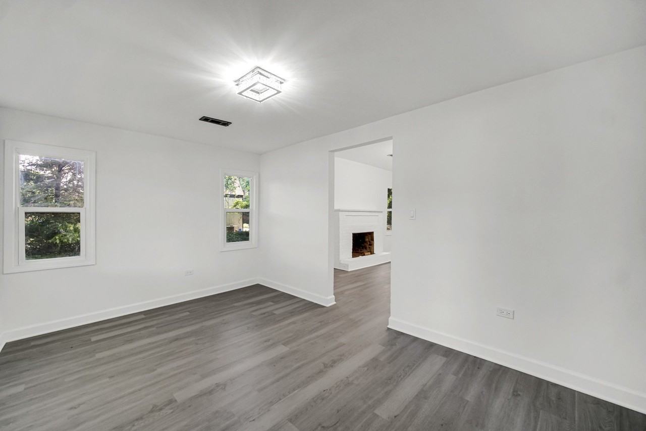 34904 N Carvis Dr - Photo 3 of 22