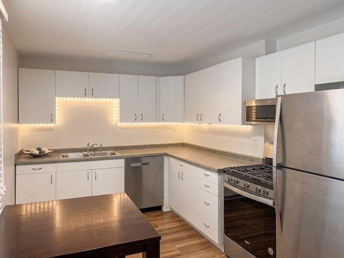 320 N 5th St - Photo 2 of 11