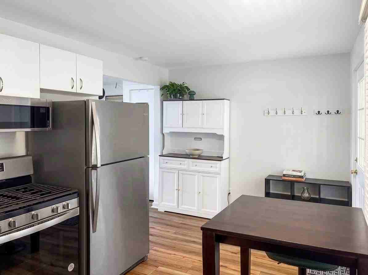 320 N 5th St - Photo 3 of 11
