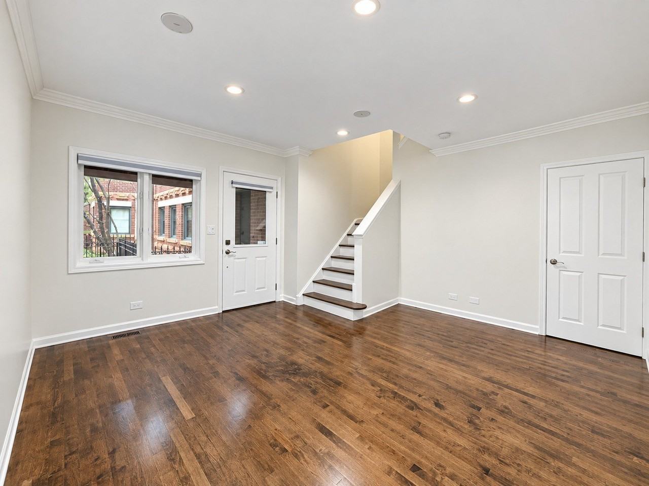 1351 W Altgeld St #1J - Photo 7 of 37