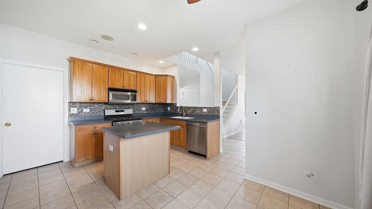 16146 Huron St - Photo 6 of 19