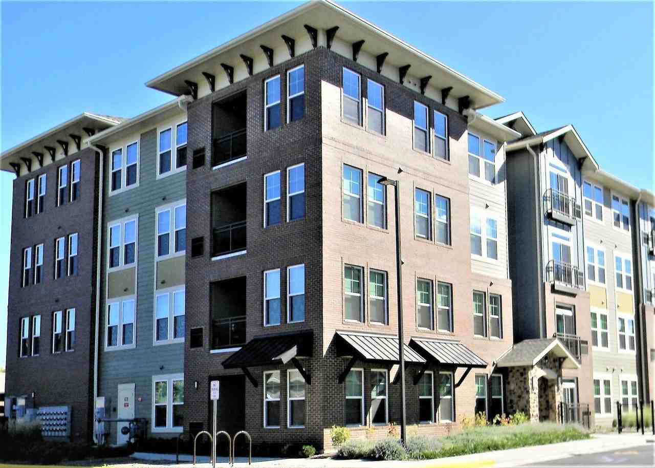 670 E Algonquin Rd #4409