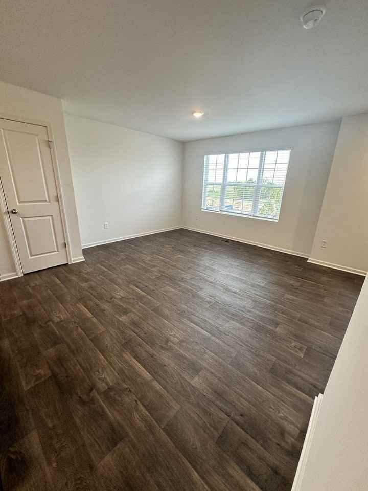 1534 Yosemite Way - Photo 5 of 20