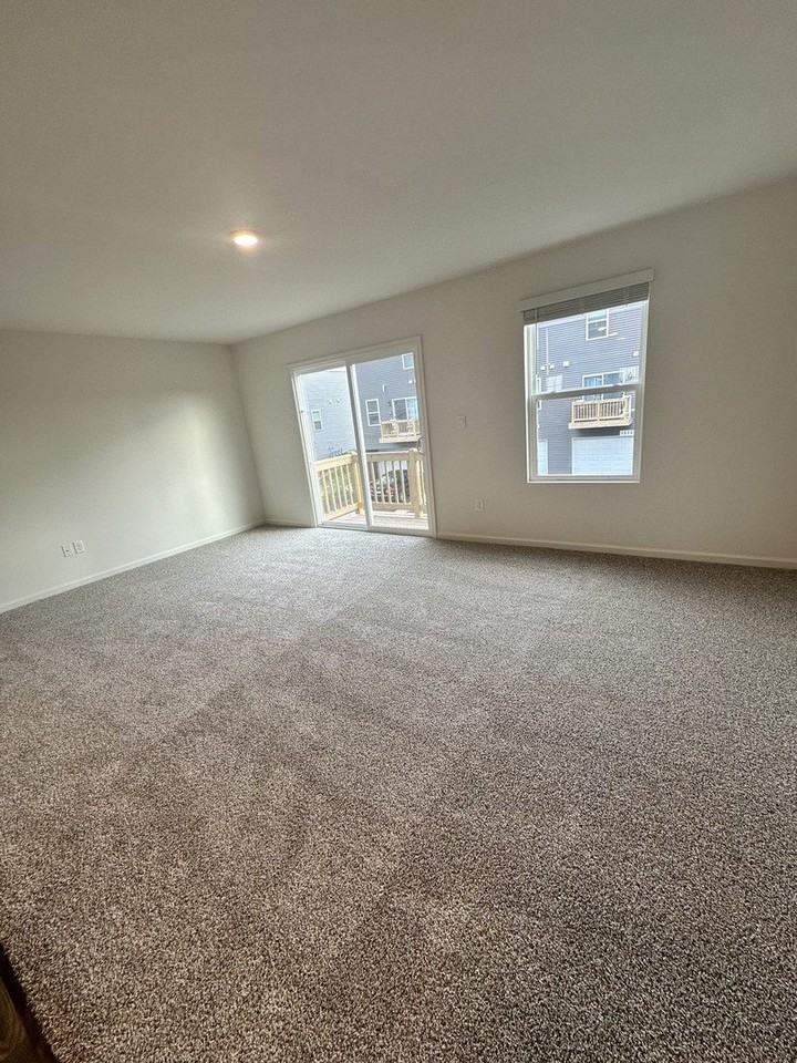 1534 Yosemite Way - Photo 7 of 20