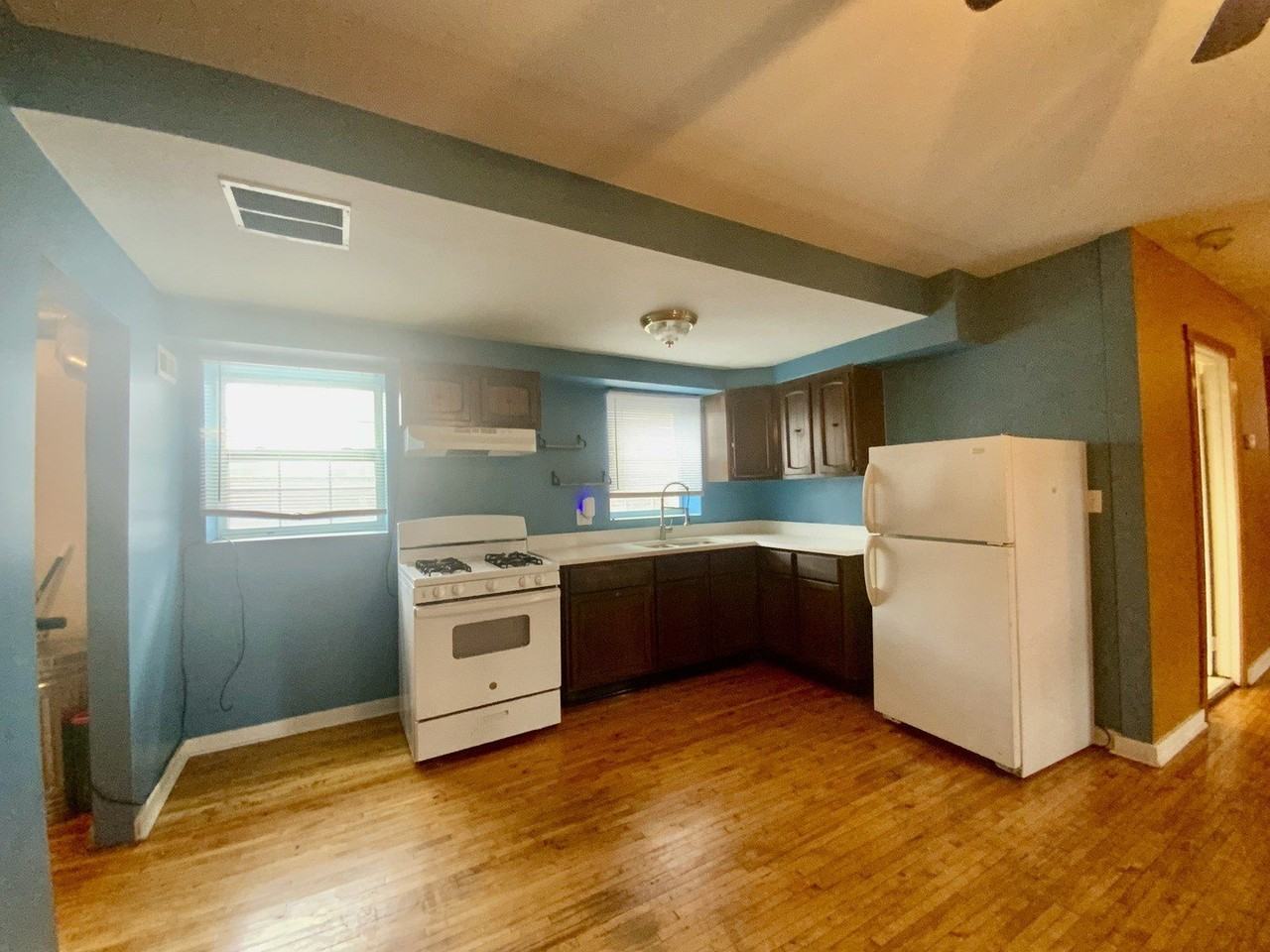 4351 N Western Ave #2RE - Photo 3 of 18