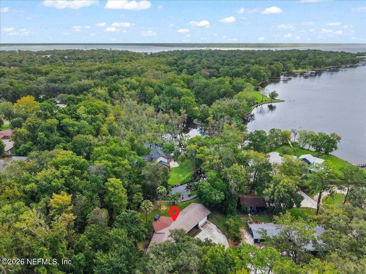 2421 Dogwood Ln - Photo 2 of 47