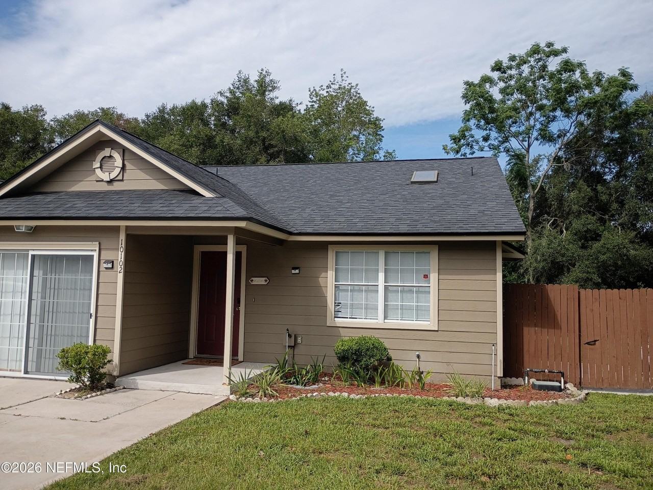 10102 Geni Hill Cir S - Photo 2 of 27