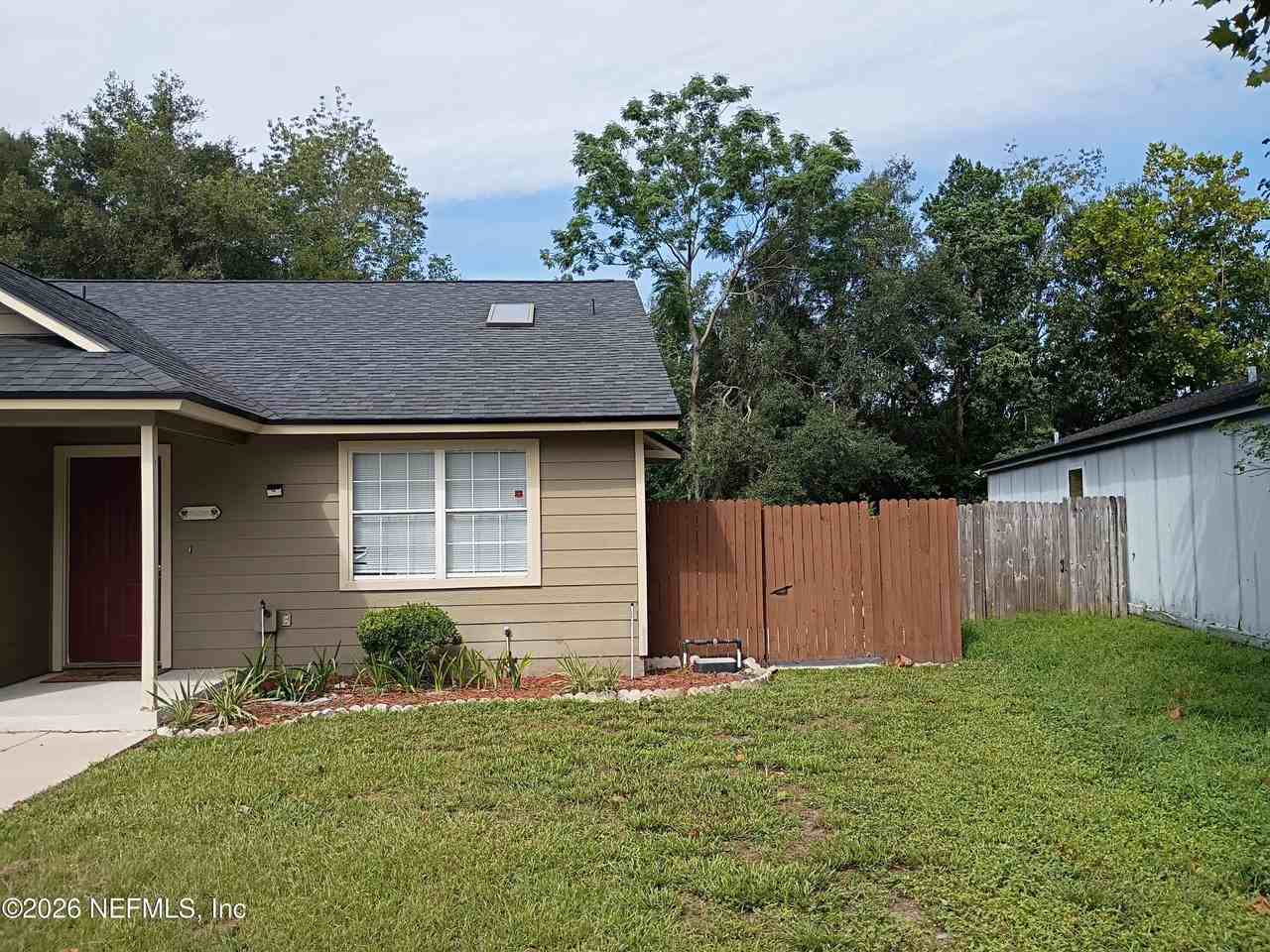 10102 Geni Hill Cir S - Photo 3 of 27