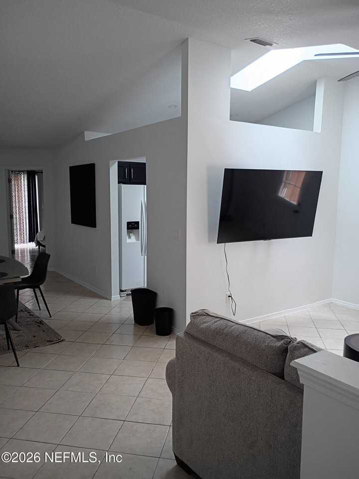 10102 Geni Hill Cir S - Photo 5 of 27