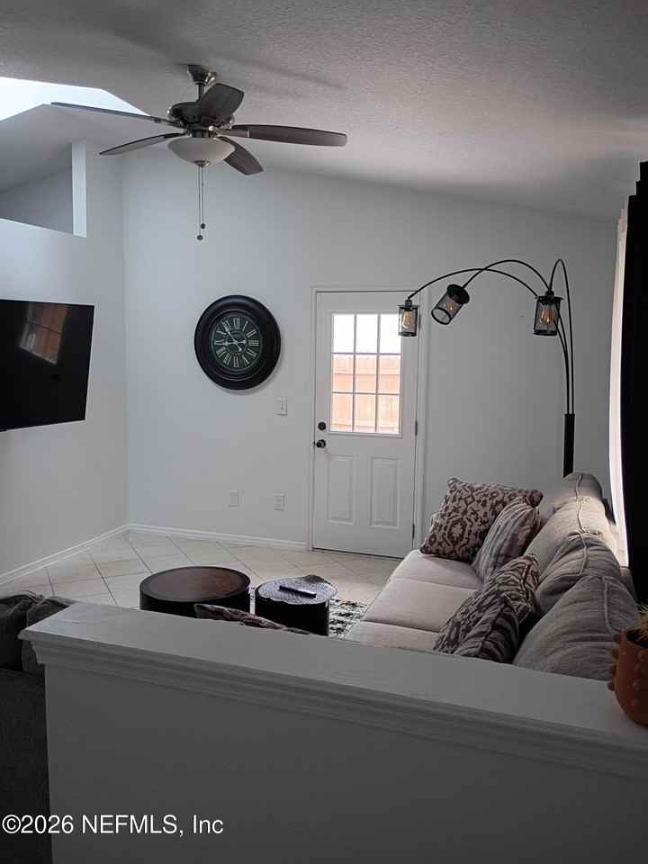 10102 Geni Hill Cir S - Photo 7 of 27