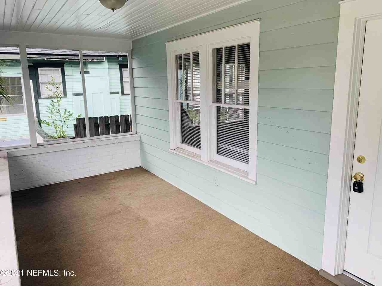 439 W 25th St - Photo 4 of 28