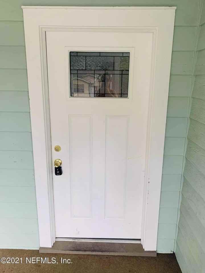 439 W 25th St - Photo 5 of 28