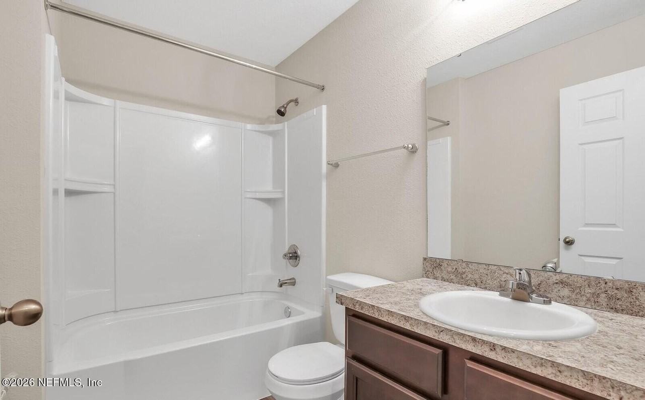 118 Thomas Ave - Photo 5 of 16