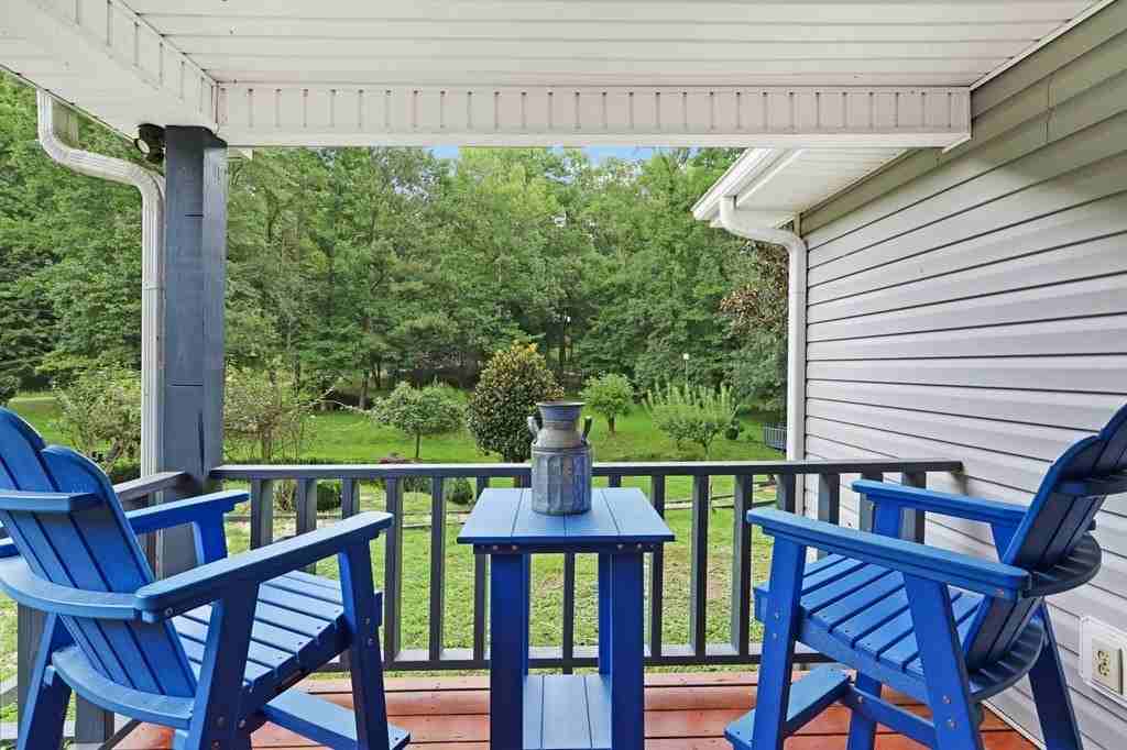67 Castle Ct - Photo 3 of 28