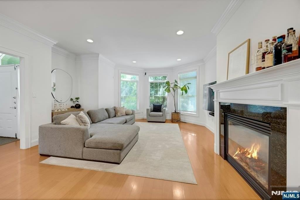 33 E Linden Ave - Photo 5 of 22