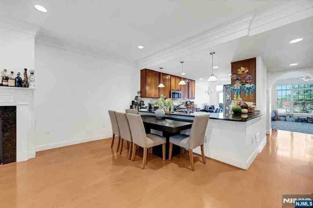 33 E Linden Ave - Photo 7 of 22