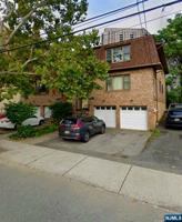 featured image of 62 Edgewater Pl #3
