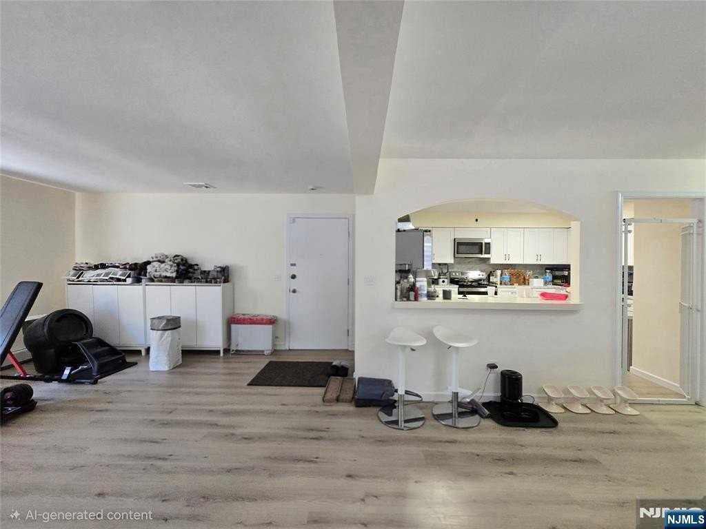 62 Edgewater Pl #3 - Photo 4 of 12