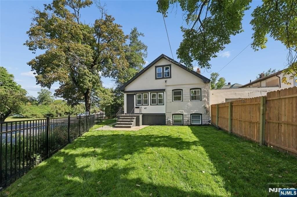 47 Mahan St - Photo 2 of 14