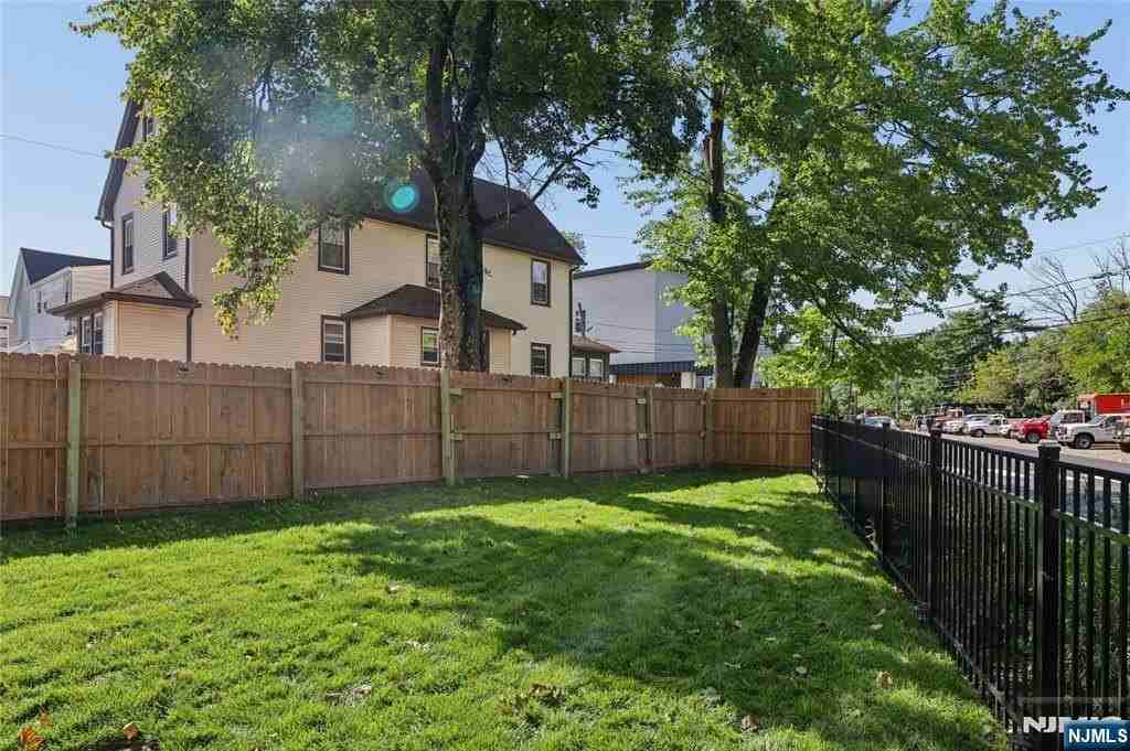 47 Mahan St - Photo 3 of 14