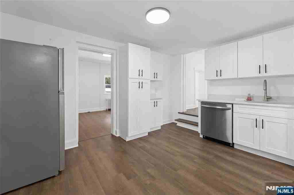 47 Mahan St - Photo 4 of 14