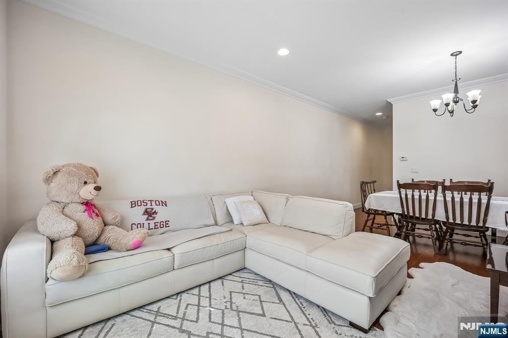 39 Grove St #B - Photo 4 of 24