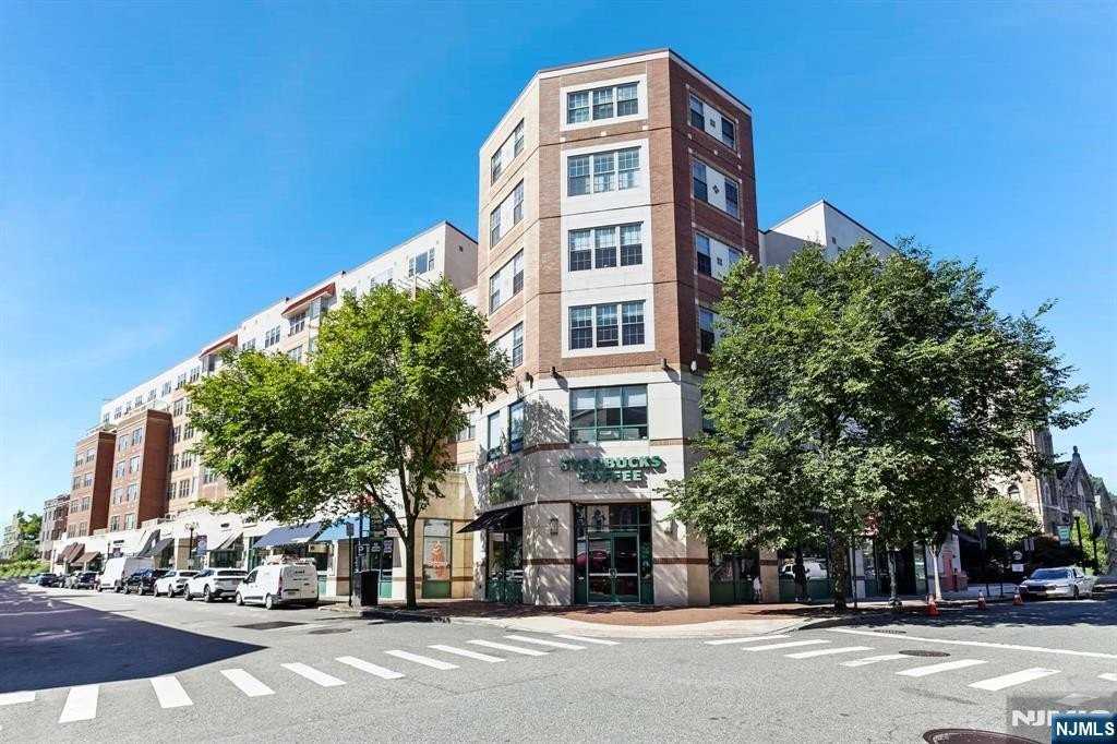 48 Park St #517 - Photo 2 of 49